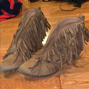 Cute fringe booties